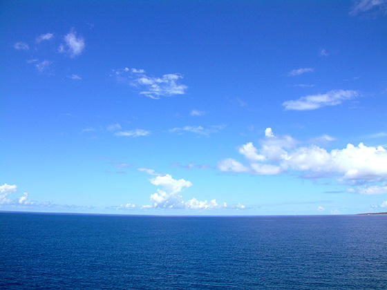 青い海と水平線